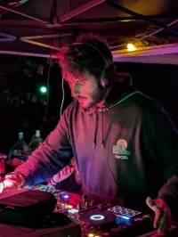 Photo de Étienne (DJ, Animateur & Régisseur)